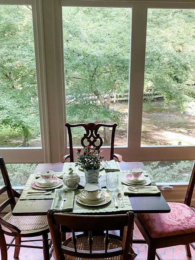 Colonial Gardens B & B Williamsburg Bed & Breakfast